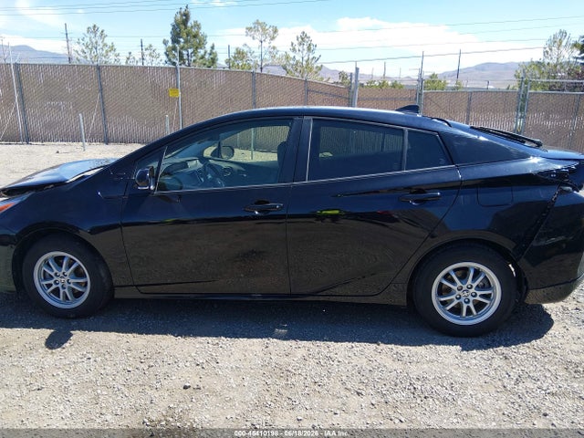 JTDKARFU5H3043294 Toyota Prius Three