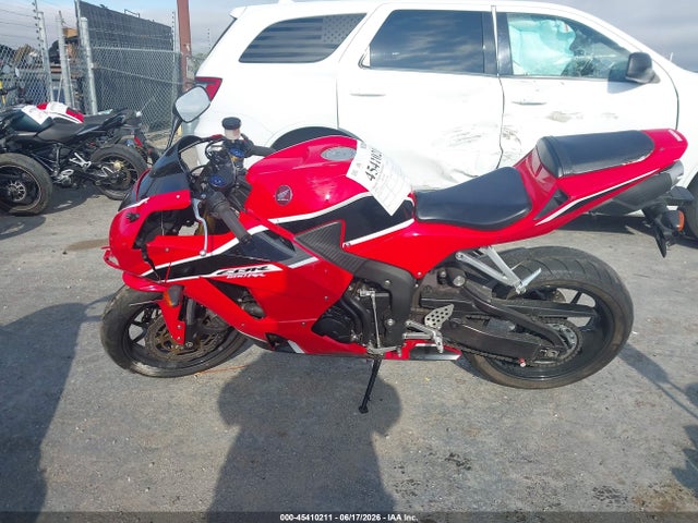 Honda Cbr600 Rr 2017 JH2PC40H3HK300044 Image 13