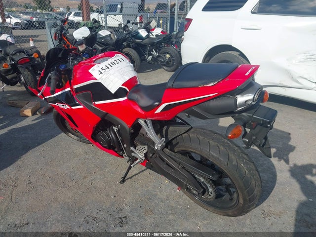 Honda Cbr600 Rr 2017 JH2PC40H3HK300044 Image 3