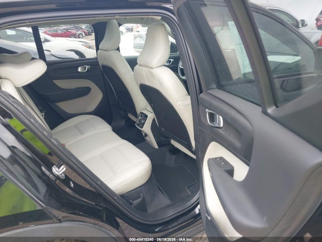Продаж на аукціоні авто 2025 Volvo Xc40 B5 Plus Dark Theme, vin: YV4L12UC7S2533705, номер лоту: 45410240