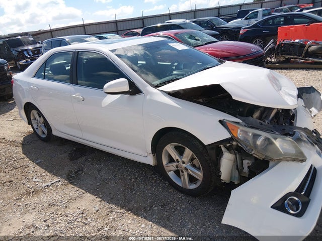 45410267 :رقم المزاد ، 4T1BF1FKXEU423699 vin ، 2014 Toyota Camry Se مزاد بيع