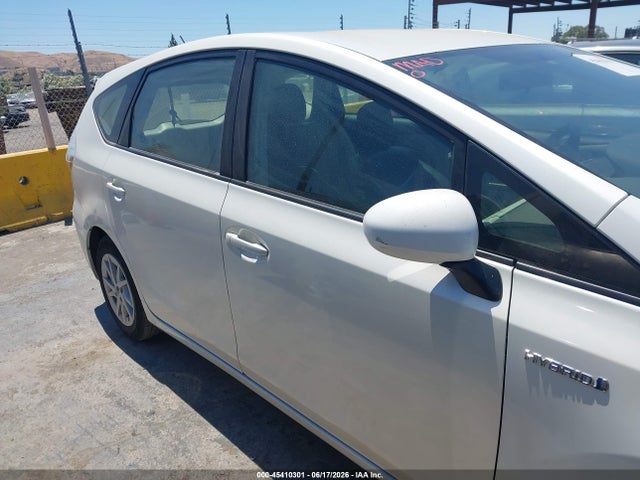 Toyota Prius V Two 2014 JTDZN3EU5E3364412 Image 13