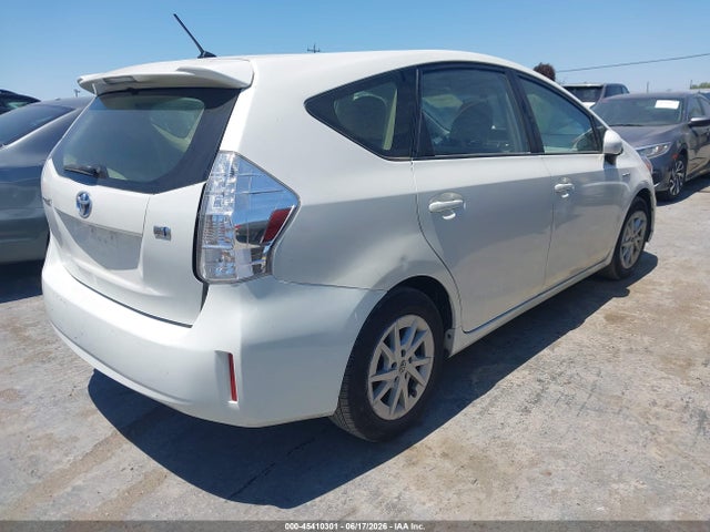 Toyota Prius V Two 2014 JTDZN3EU5E3364412 Image 4