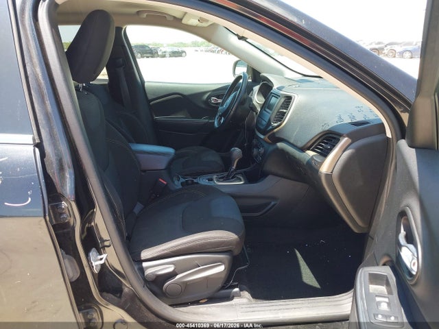 1C4PJLCB6FW781624 Jeep Cherokee Latitude