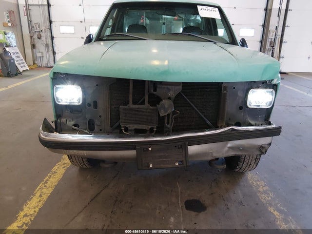 Продаж на аукціоні авто 1998 Gmc Sierra 2500 Hd Sl, vin: 1GTGC24R2WZ504063, номер лоту: 45410419