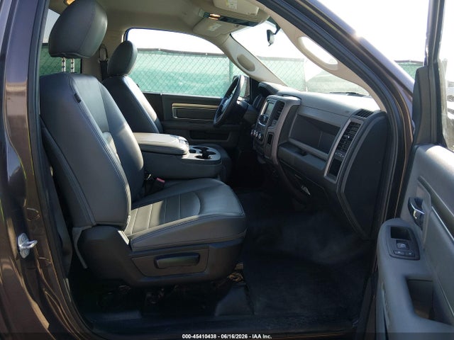 45410438 :رقم المزاد ، 3C6JR6DG7KG503888 vin ، 2019 Ram 1500 Classic Tradesman  4x2 8' Box مزاد بيع