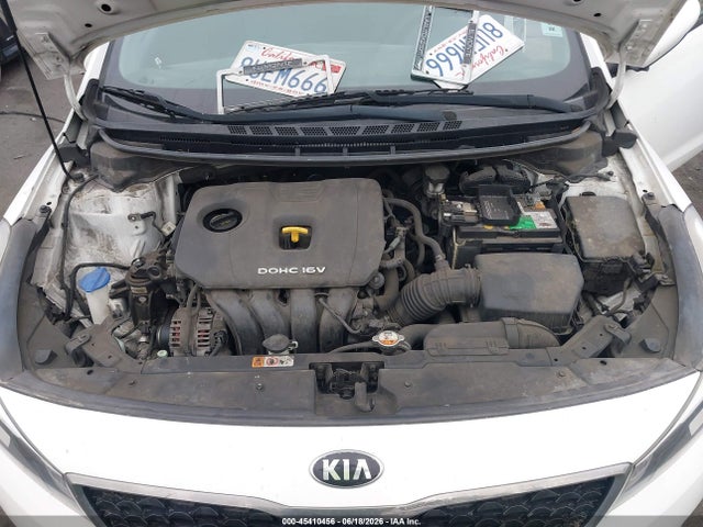 KIA FORTE LX 2017 3KPFK4A75HE012378 Image 10