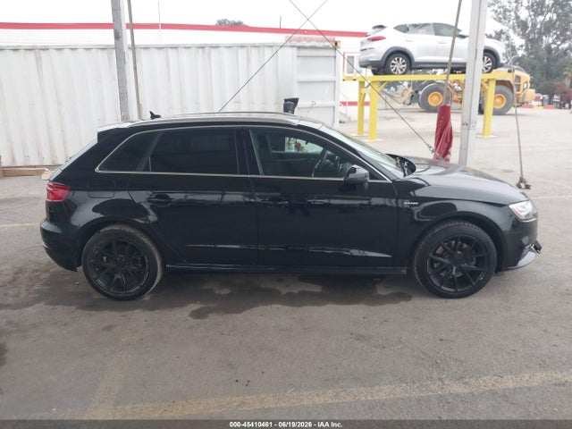 45410461 :رقم المزاد ، WAUTPBFF1JA080031 vin ، 2018 Audi A3 E-tron 1.4t Premium/1.4t Tech Premium مزاد بيع