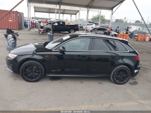 45410461 :رقم المزاد ، WAUTPBFF1JA080031 vin ، 2018 Audi A3 E-tron 1.4t Premium/1.4t Tech Premium مزاد بيع