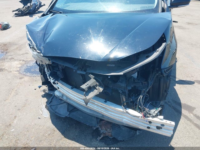 JTDL9RFU5L3019972 Toyota Prius Xle Awd-e