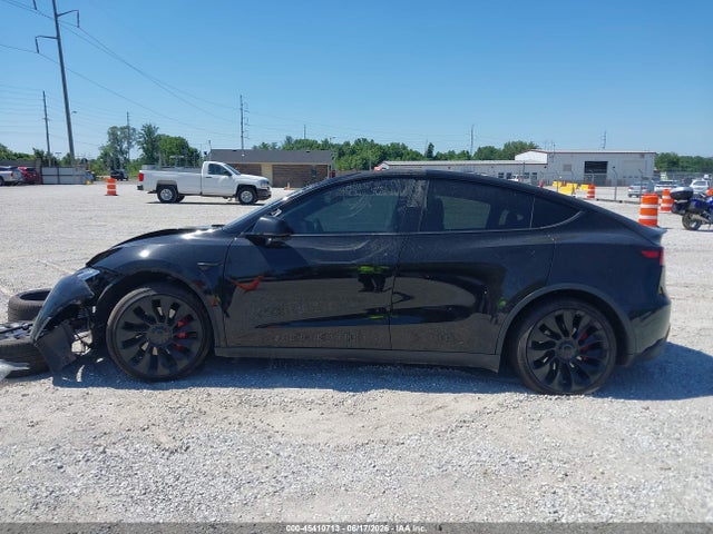 Продажа на аукционе авто 2021 Tesla Model Y Performance Dual Motor All-wheel Drive, vin: 5YJYGDEF9MF081932, номер лота: 45410713