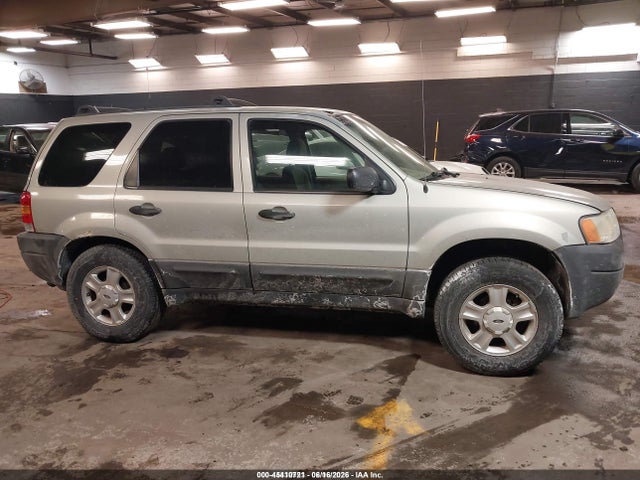 45410721 :رقم المزاد ، 1FMYU03133KA73458 vin ، 2003 Ford Escape Xlt مزاد بيع