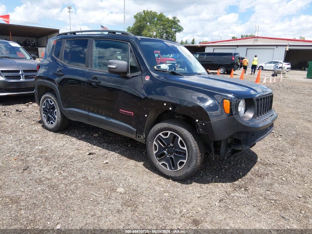 45410723 :رقم المزاد ، ZACCJBCB3HPF51757 vin ، 2017 Jeep Renegade Trailhawk 4x4 مزاد بيع