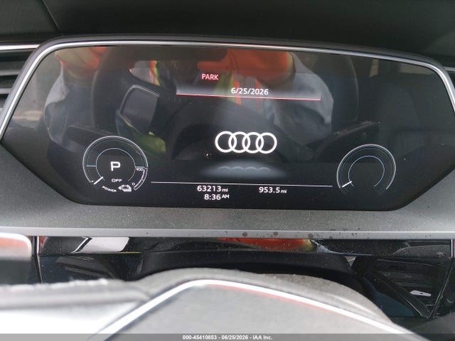 Продажа на аукционе авто 2022 Audi E-tron Premium Quattro, vin: WA1AAAGE3NB020211, номер лота: 45410853