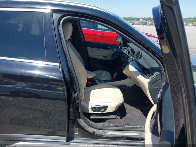 45410890 :رقم المزاد ، WBXHT3C35J5K30979 vin ، 2018 Bmw X1 Xdrive28i مزاد بيع