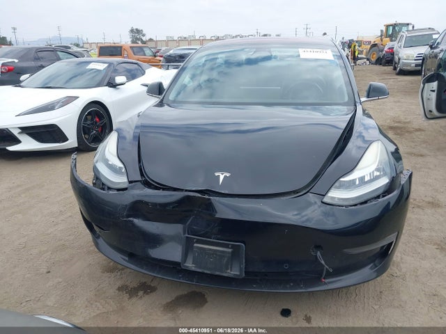Tesla Model 3 Long Range/mid Range 2018 5YJ3E1EA0JF021133 Image 10
