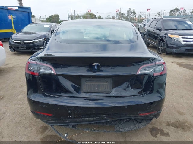 Tesla Model 3 Long Range/mid Range 2018 5YJ3E1EA0JF021133 Image 14