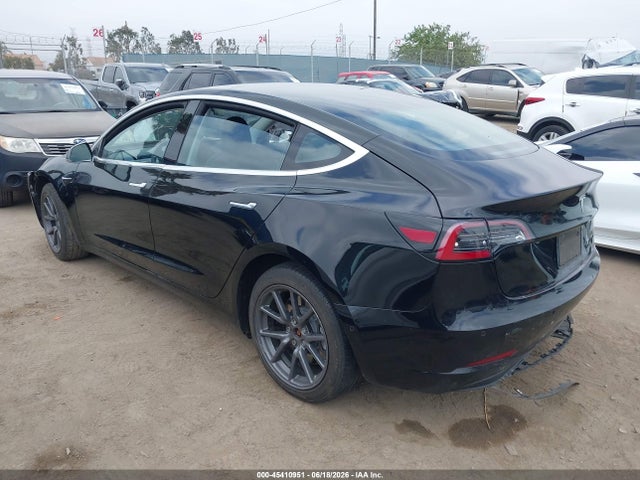 Tesla Model 3 Long Range/mid Range 2018 5YJ3E1EA0JF021133 Image 3