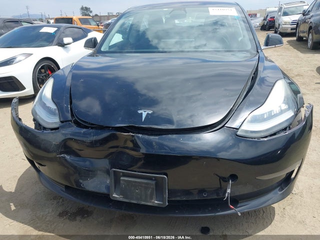 Tesla Model 3 Long Range/mid Range 2018 5YJ3E1EA0JF021133 Image 6