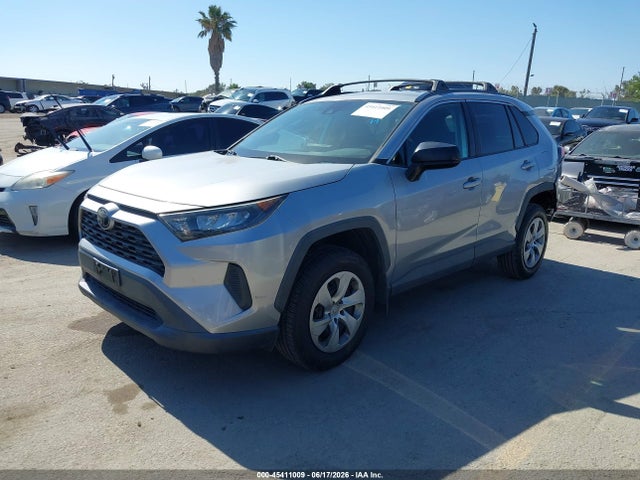 Toyota RAV4 LE 2019 2T3H1RFV7KW005427 Image 2