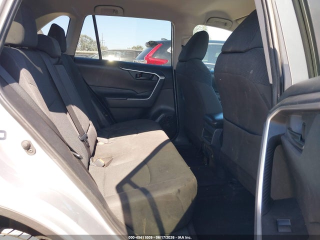 Toyota RAV4 LE 2019 2T3H1RFV7KW005427 Image 8