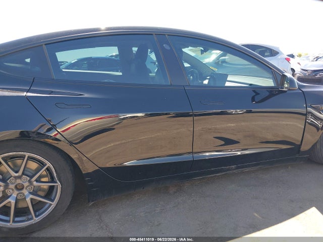 Tesla Model 3 Standard Range Plus Rear-wheel Drive 2021 5YJ3E1EAXMF062115 Image 12