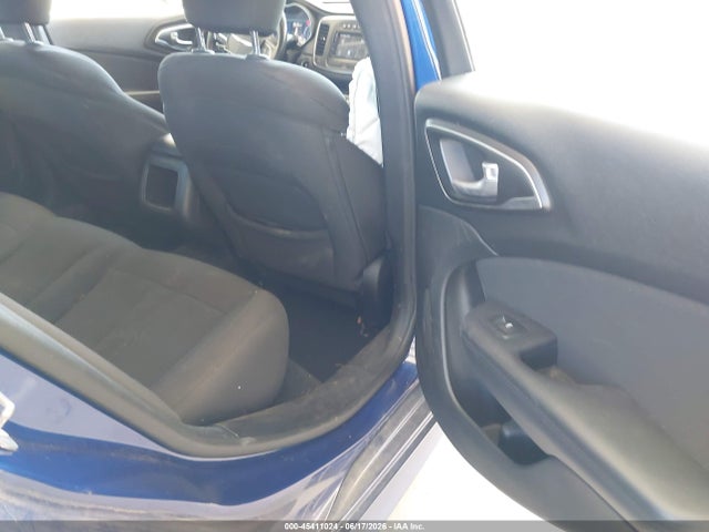 Auction sale of the 2015 Chrysler 200 Limited, vin: 1C3CCCAB0FN719237, lot number: 45411024