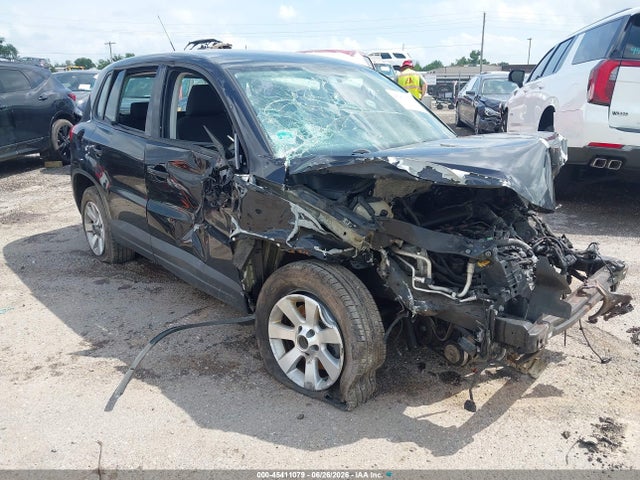 2010 Volkswagen Tiguan S მანქანა იყიდება აუქციონზე, vin: WVGAV7AXXAW524602, აუქციონის ნომერი: 45411079