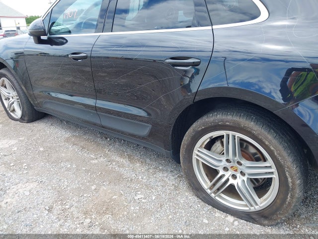 Auction sale of the 2016 Porsche Macan S, vin: WP1AB2A58GLB40227, lot number: 45411407