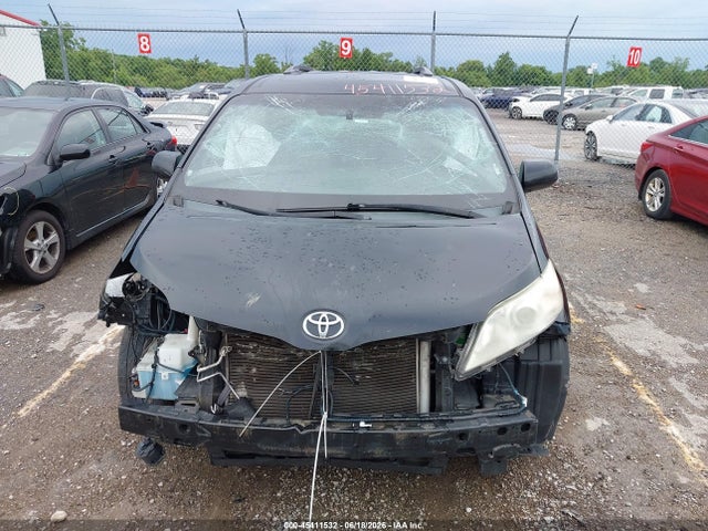 Продаж на аукціоні авто 2016 Toyota Sienna Xle 8 Passenger, vin: 5TDYK3DC2GS710544, номер лоту: 45411532