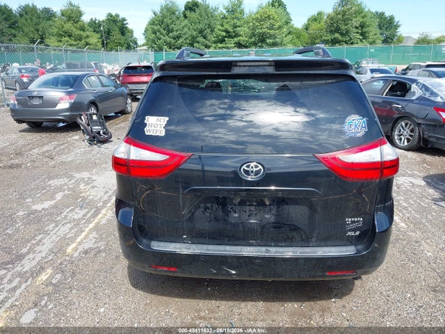 Продажа на аукционе авто 2016 Toyota Sienna Xle 8 Passenger, vin: 5TDYK3DC2GS710544, номер лота: 45411532