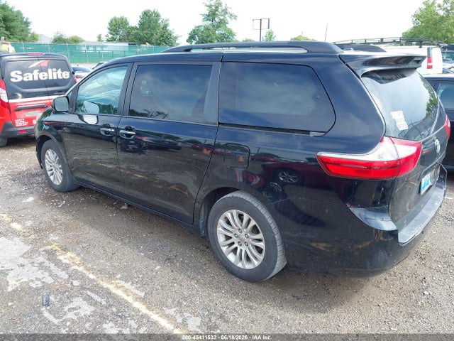 2016 Toyota Sienna Xle 8 Passenger მანქანა იყიდება აუქციონზე, vin: 5TDYK3DC2GS710544, აუქციონის ნომერი: 45411532