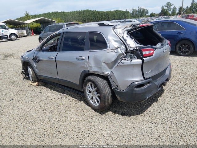 1C4PJMCS0HW570556 Jeep Cherokee Latitude 4x4