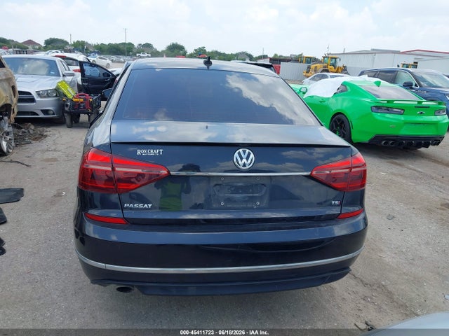 Aukcja sprzedaży 2017 Volkswagen Passat 1.8t R-line, vin: 1VWDT7A38HC050677, numer aukcji: 45411723