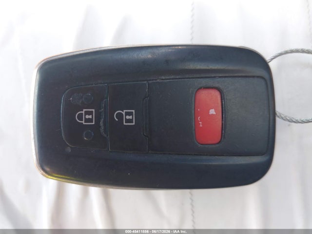 JTDKARFU9L3122802 Toyota Prius Le