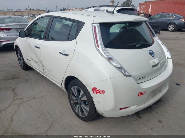 Nissan LEAF SV 2017 1N4BZ0CP3HC304625 Image 3
