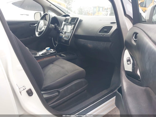 Nissan LEAF SV 2017 1N4BZ0CP3HC304625 Image 5