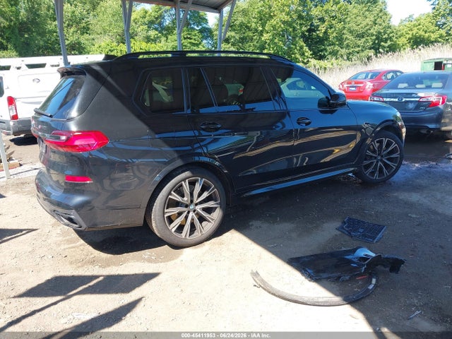 45411953 :رقم المزاد ، 5UXCX6C02N9M97304 vin ، 2022 Bmw X7 M50i مزاد بيع