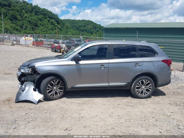 2018 Mitsubishi Outlander Es/le/se/sel მანქანა იყიდება აუქციონზე, vin: JA4AZ3A32JZ071180, აუქციონის ნომერი: 45411963