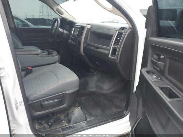 Продажа на аукционе авто 2019 Ram 1500 Classic Tradesman  4x2 6'4 Box, vin: 1C6RR6FG6KS647795, номер лота: 45412083