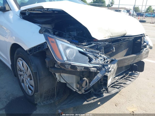 Hyundai ELANTRA SE 2019 5NPD74LF2KH473084 Image 16