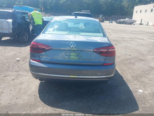 1VWBA7A3XJC013116 Volkswagen Passat 2.0t Se