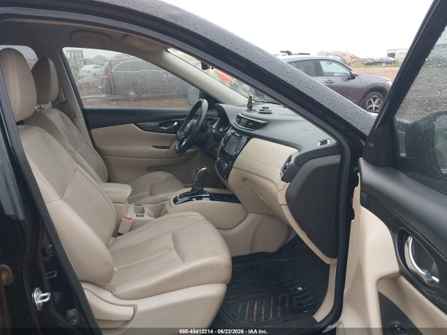 JN8AT2MT0HW146925 Nissan Rogue Sl
