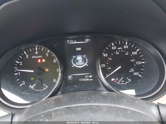 JN8AT2MT0HW146925 Nissan Rogue Sl