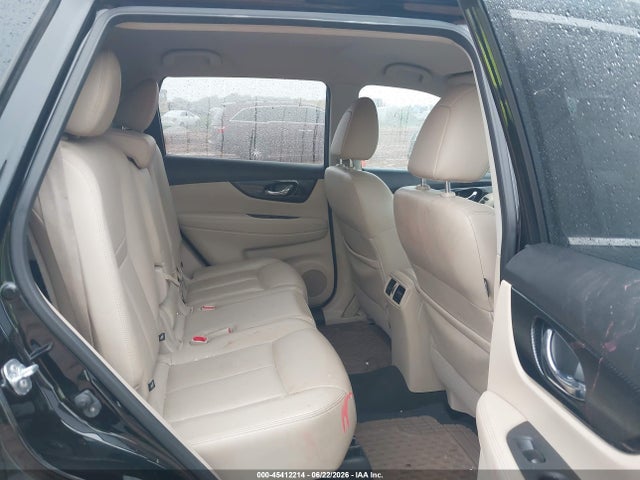 JN8AT2MT0HW146925 Nissan Rogue Sl