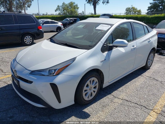 Toyota Prius Le 2021 JTDKAMFU2M3134732 Image 2