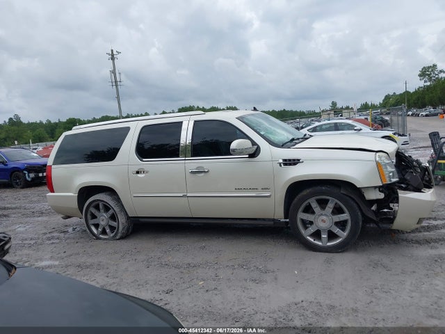 2014 Cadillac Escalade Esv Luxury მანქანა იყიდება აუქციონზე, vin: 1GYS3HEF8ER225646, აუქციონის ნომერი: 45412342