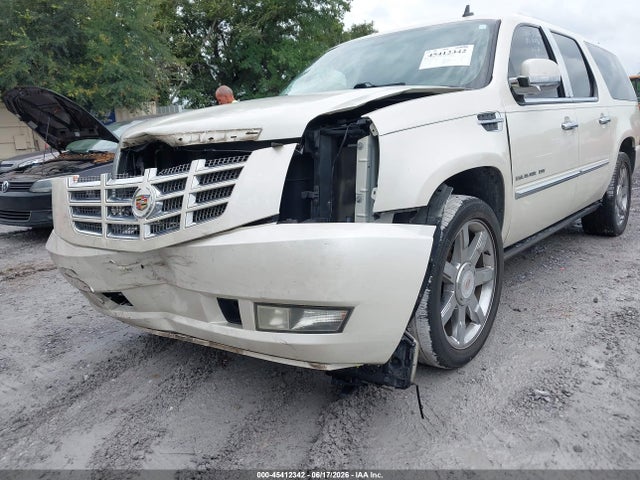 2014 Cadillac Escalade Esv Luxury მანქანა იყიდება აუქციონზე, vin: 1GYS3HEF8ER225646, აუქციონის ნომერი: 45412342