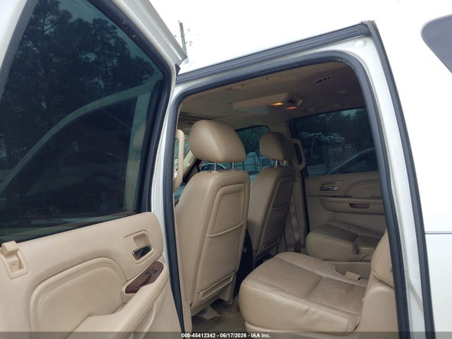 2014 Cadillac Escalade Esv Luxury მანქანა იყიდება აუქციონზე, vin: 1GYS3HEF8ER225646, აუქციონის ნომერი: 45412342