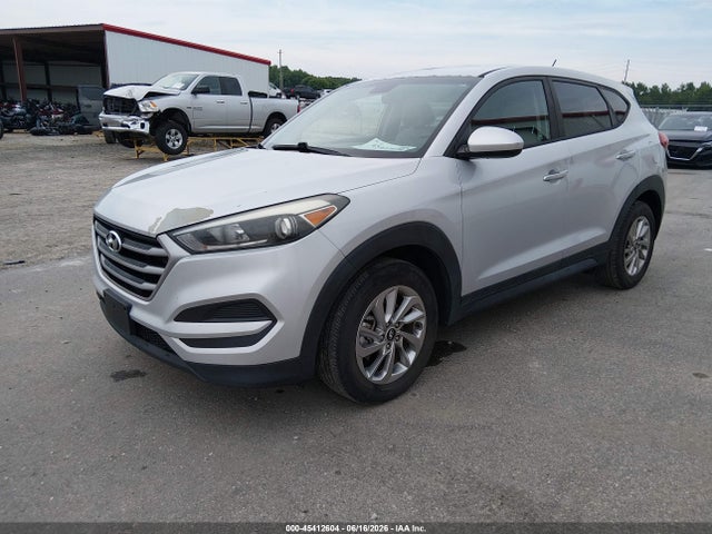 Hyundai TUCSON SE 2018 KM8J23A40JU655752 Image 2